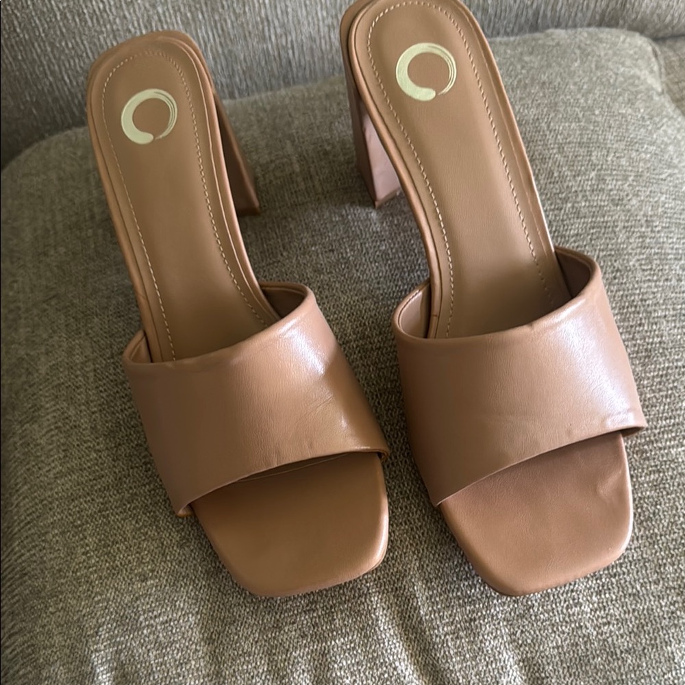 Elegant Tan Women's Heeled Sandals